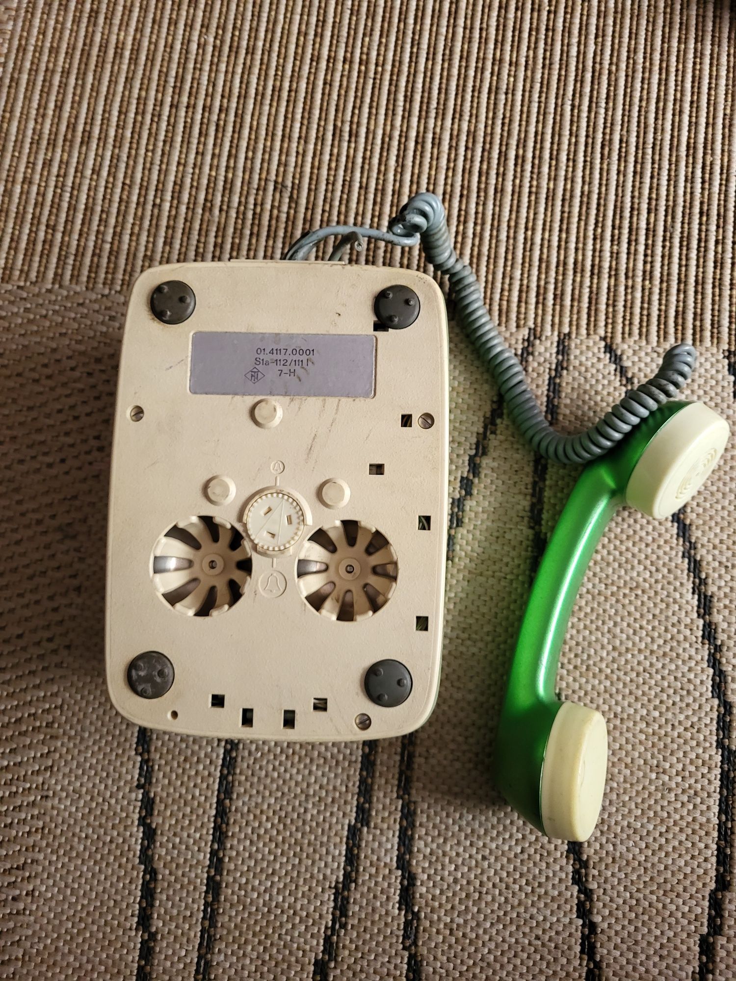 Stary aparaty telefoniczny przedmiot kolekcjonerski