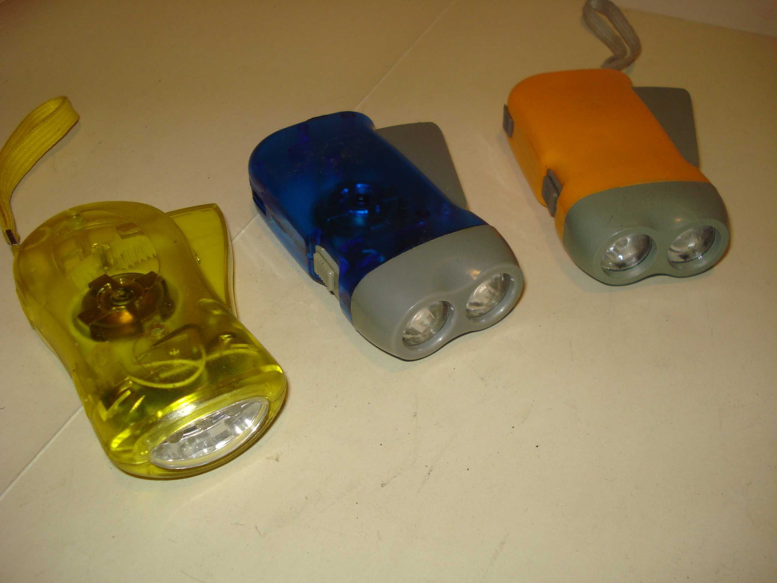 Latarki LED bezbateryjne na dynamo.