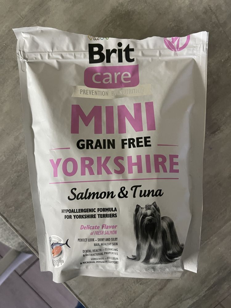 Brit Care mini grain free yorkshire сухий беззерновий корм з лососем