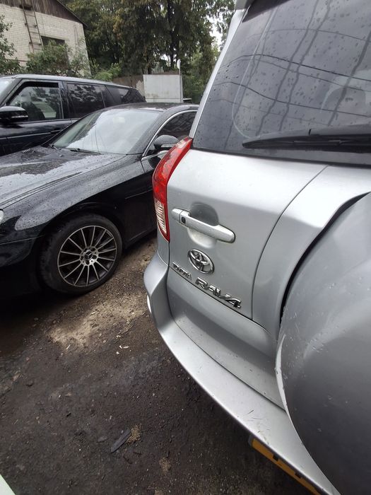 Кузовні елементи Toyota Raf 4