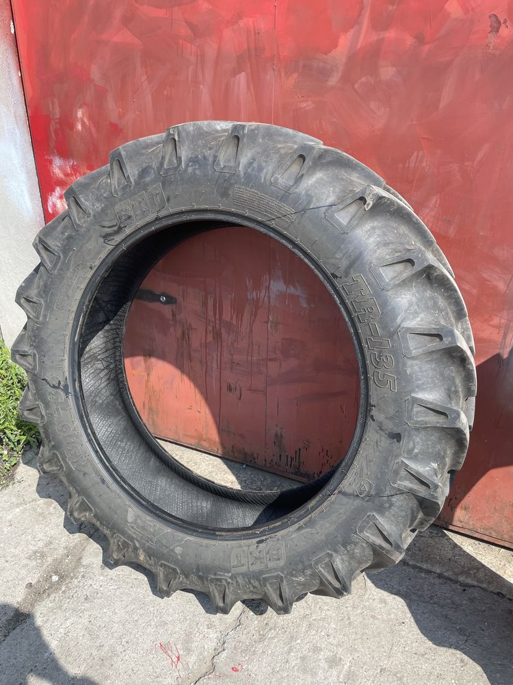 Opony 13.6 R36 BKT TR-135 jak nowe z felgami koła