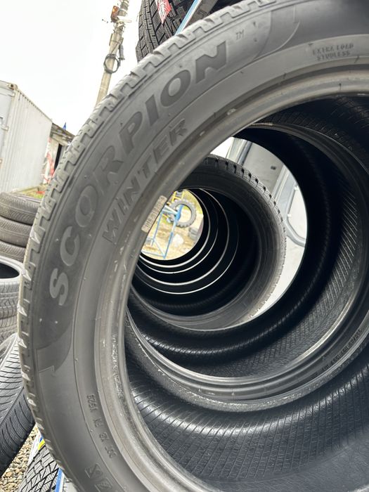 Шини б/у 285/40 R21 Pirelli 2шт