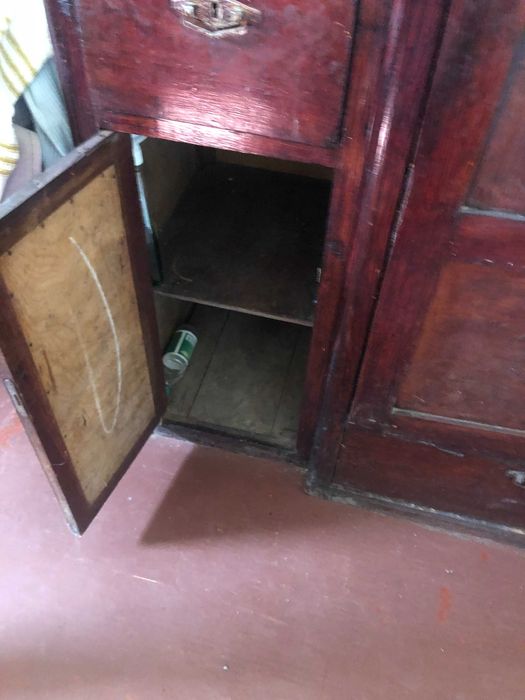 Старинна шафа, ручної роботи