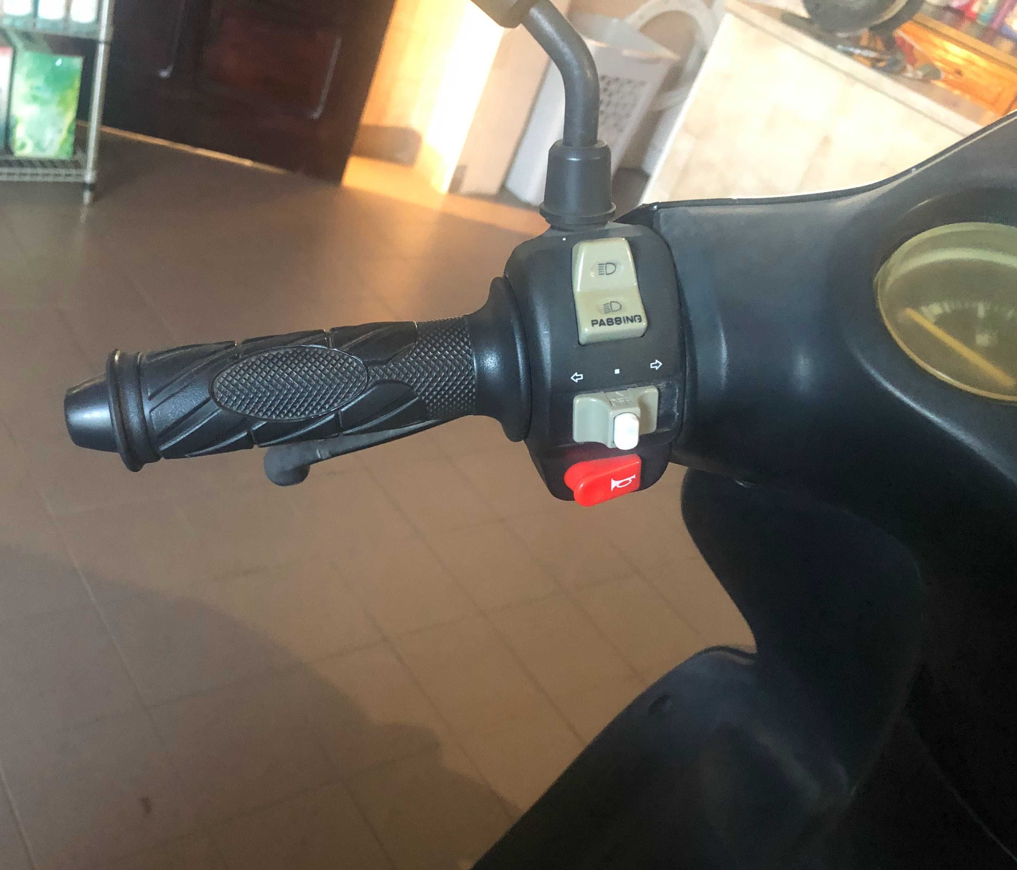 Mota 125 Keeway, pouco uso e de garagem