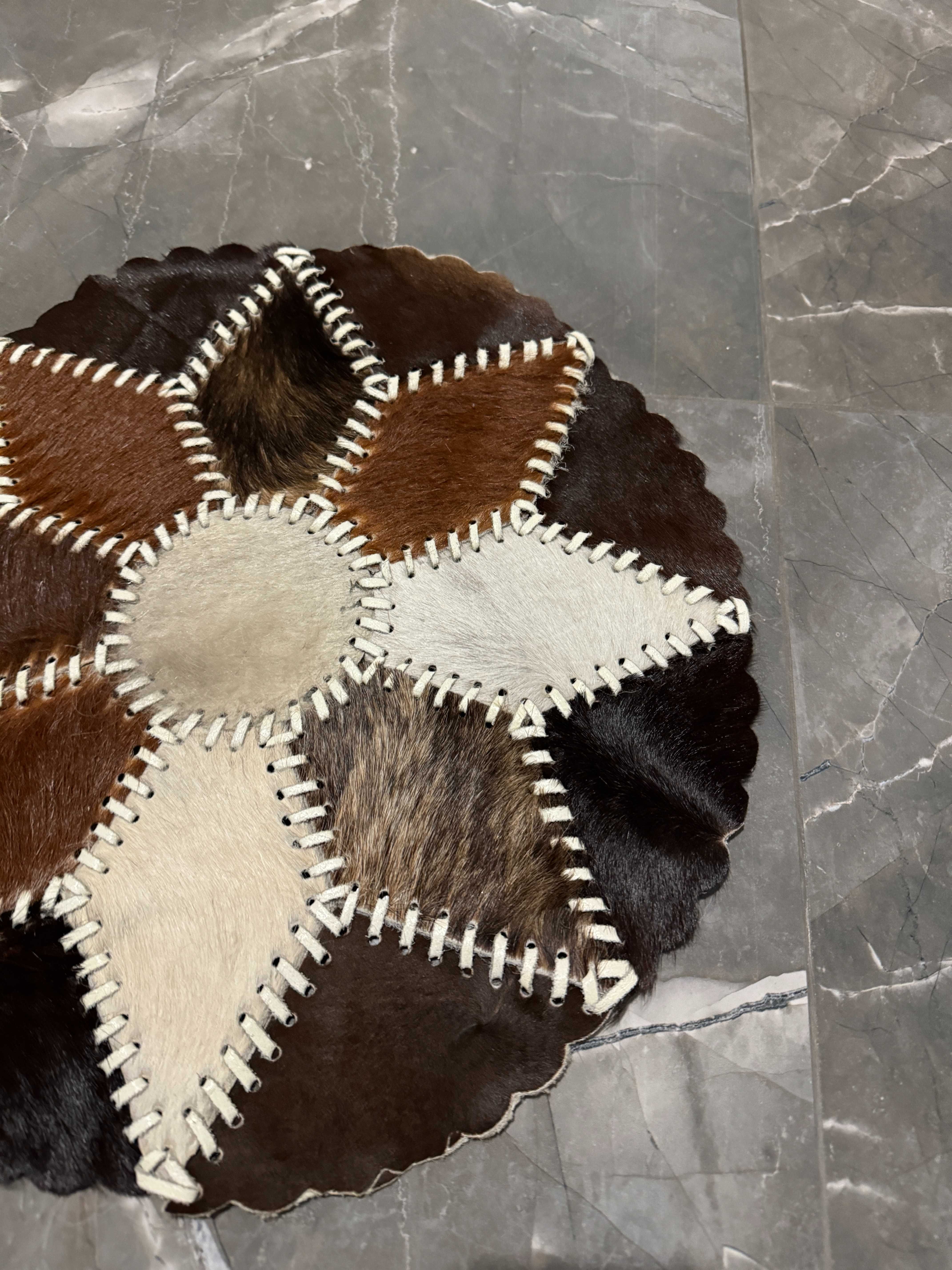 Skóra z Krowy Dywan Okrągły Śr. 40 cm