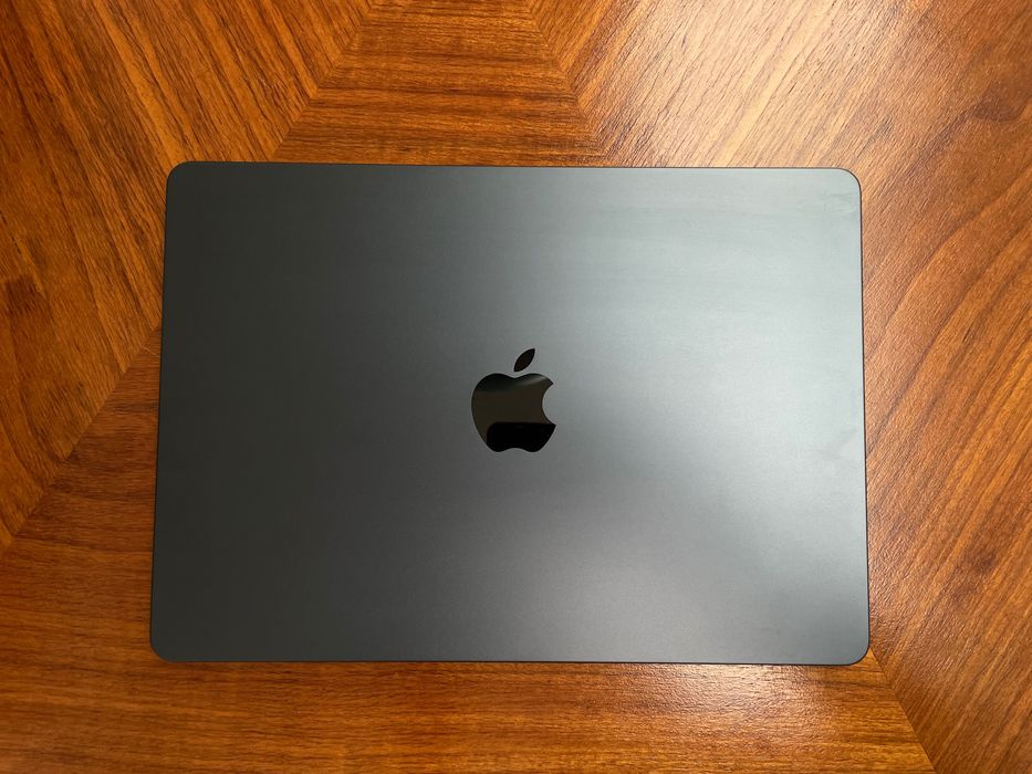 MacBook Air M2 2023 Avariado - Ecrã Impecável