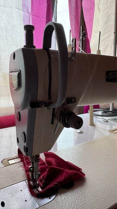 Продам швейна машинка