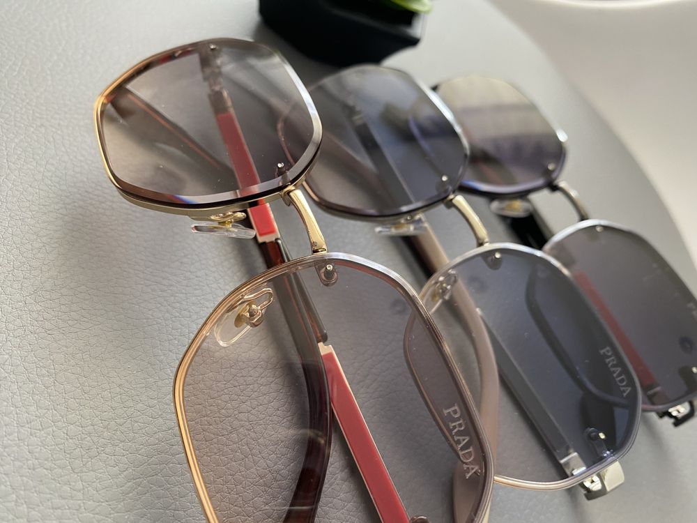 Сонцезахисні окуляри Prada