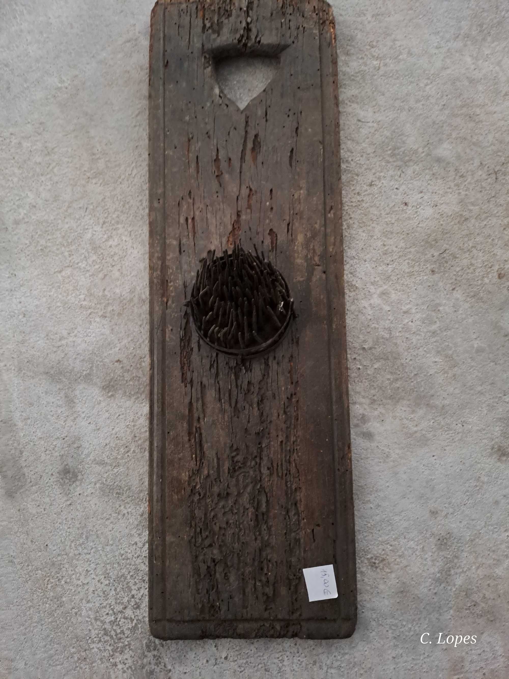 Sedeiro antigo em madeira