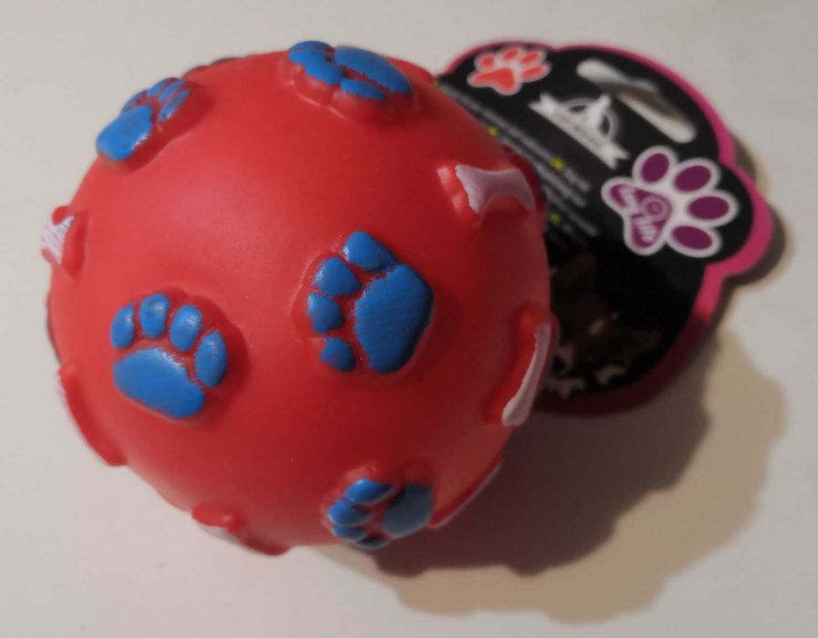 Piłka dla psa winylowa piszcząca gryzak 7,5cm czerwona