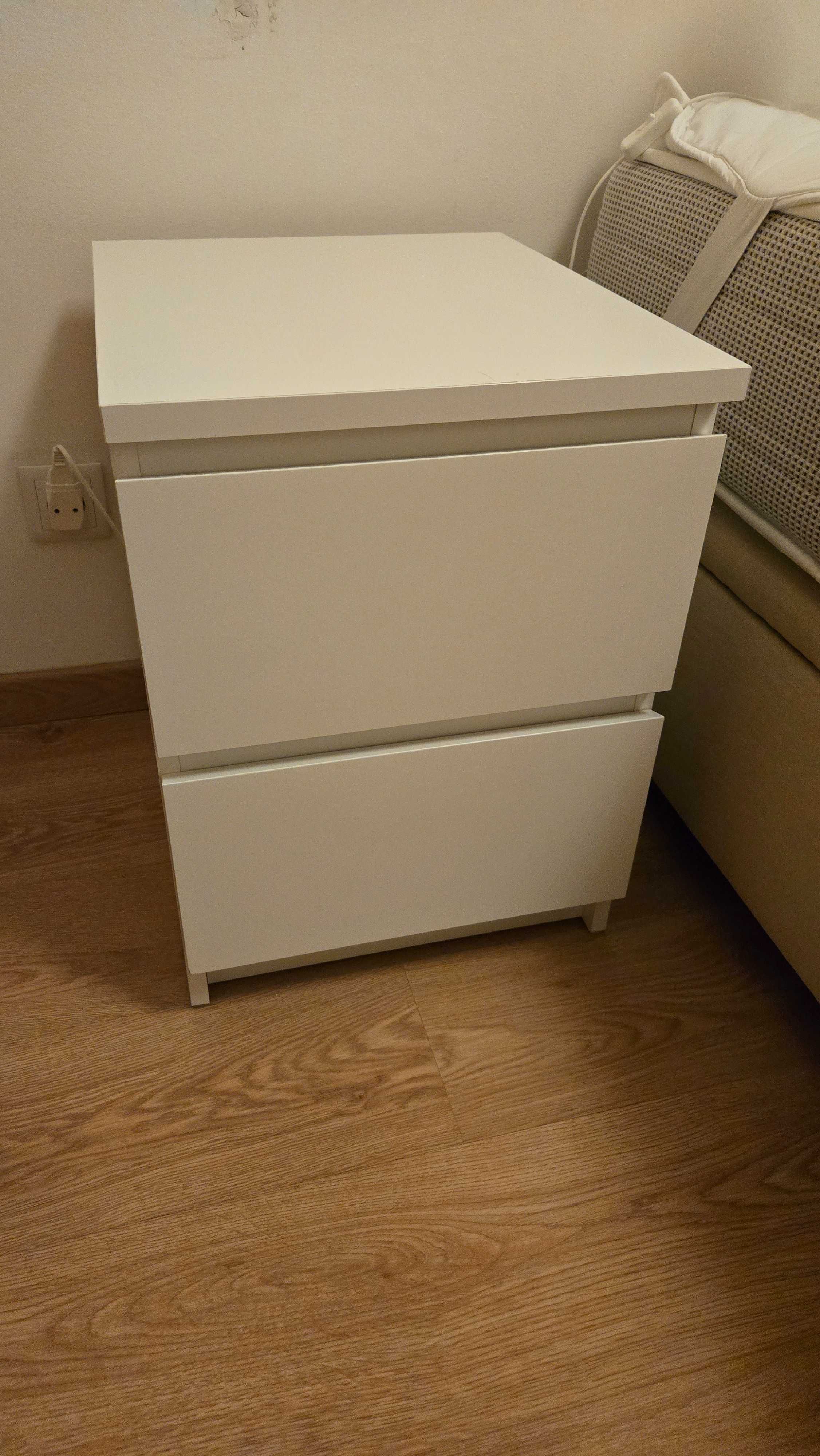 Mesa de Cabeceira MALM
