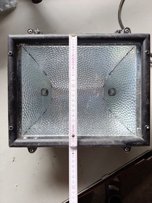 Lampa halogenowa