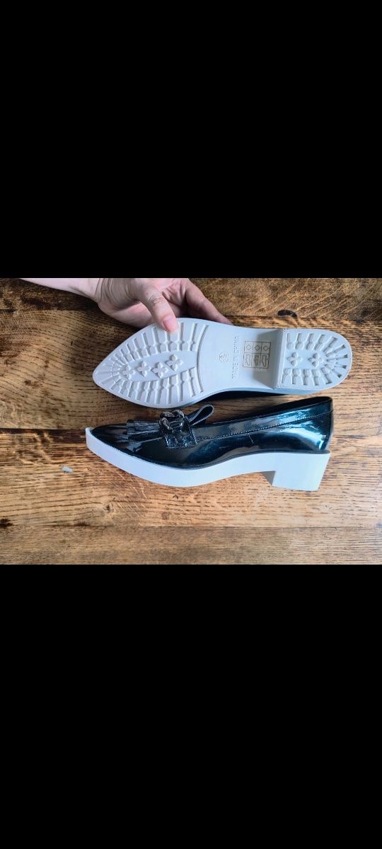 Mokasyny loafersy truffle collection