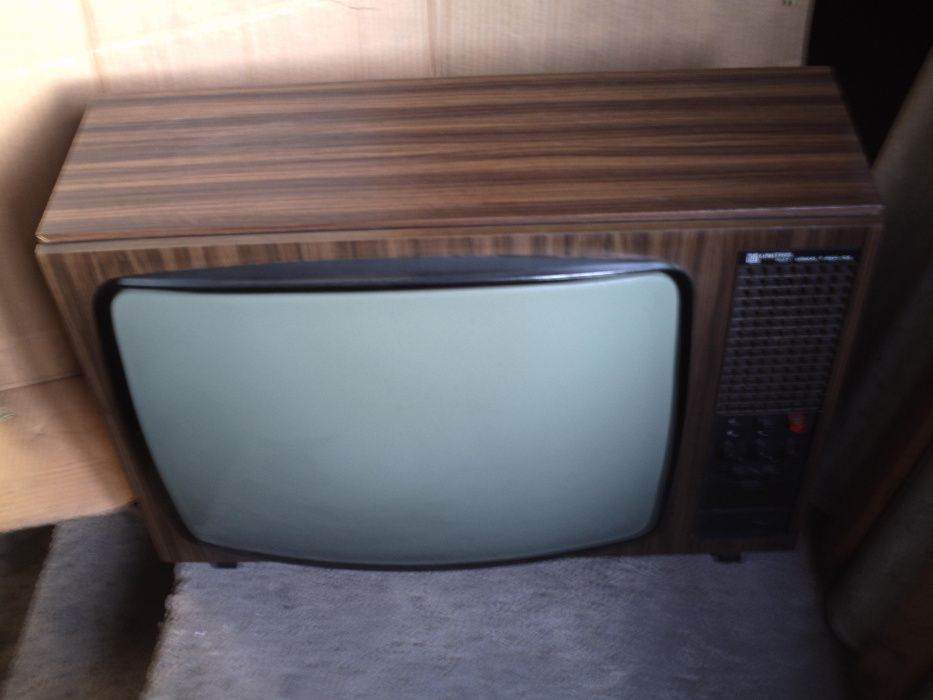 telewizor AMSTRAD kolor zabytek kolekcioner lampy części TV zbiory