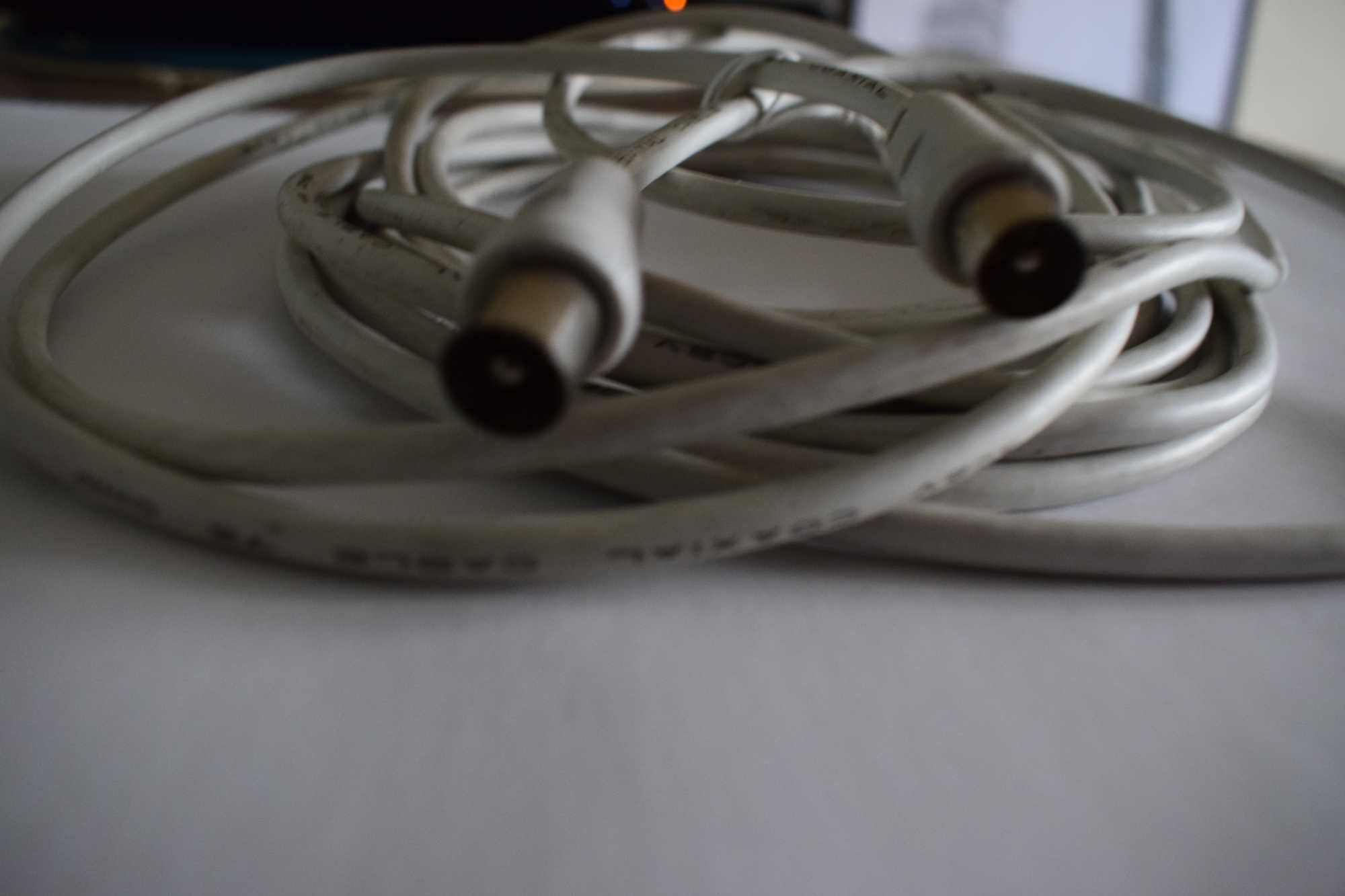 Kabel koncentryczny z wejściami - 5 metrów .