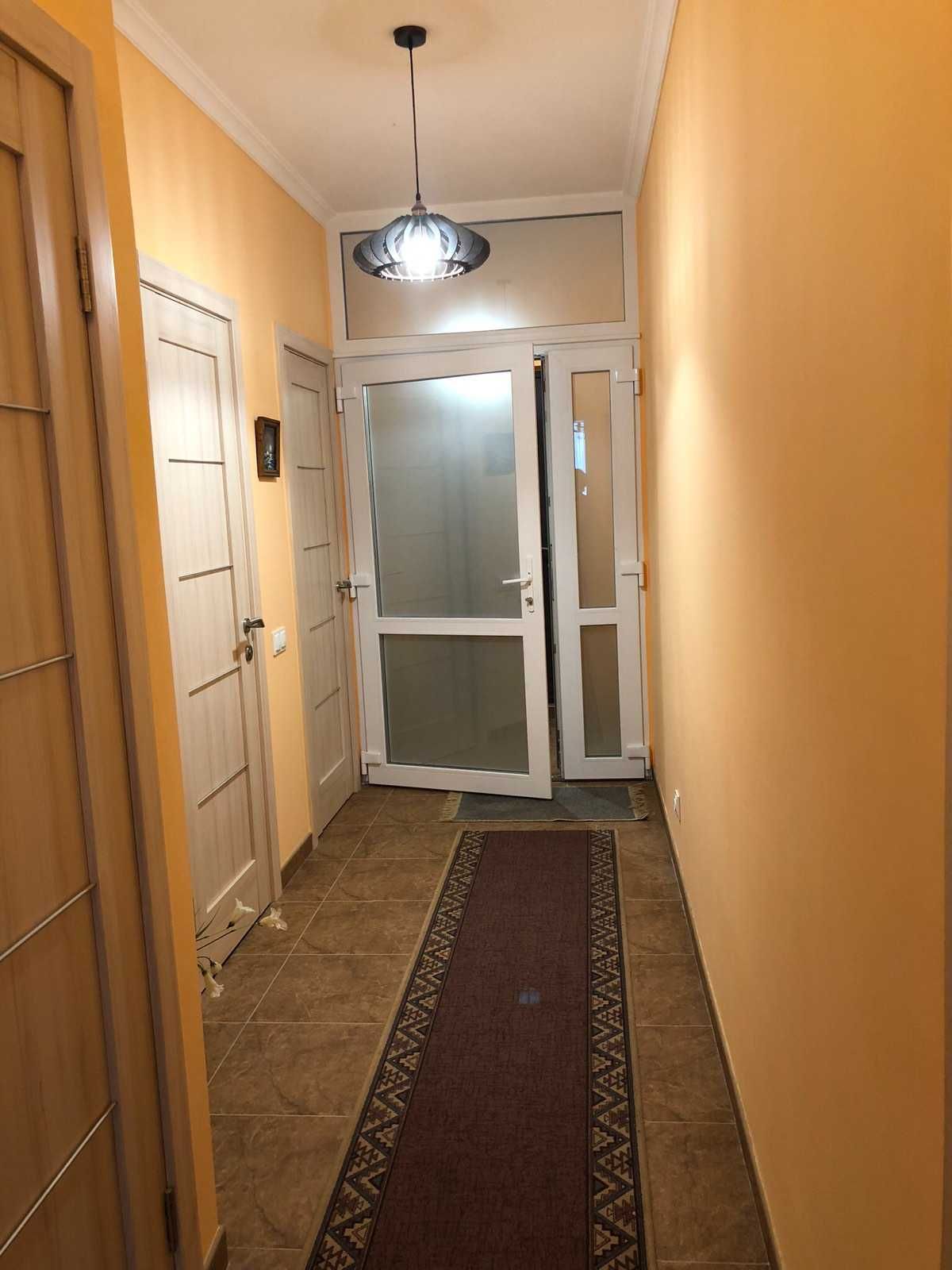 Продаж будинку з укриттям в центрі Крюковщини