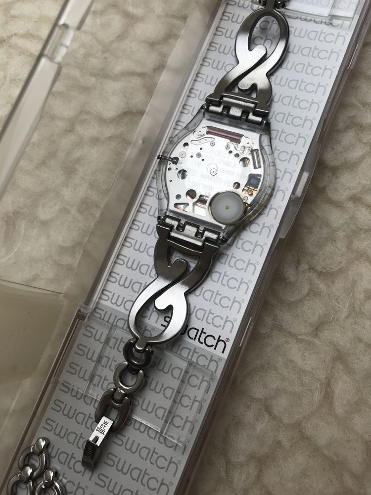 Srebrny zegarek Swatch Swiss cyrkonie, elegancki vintage