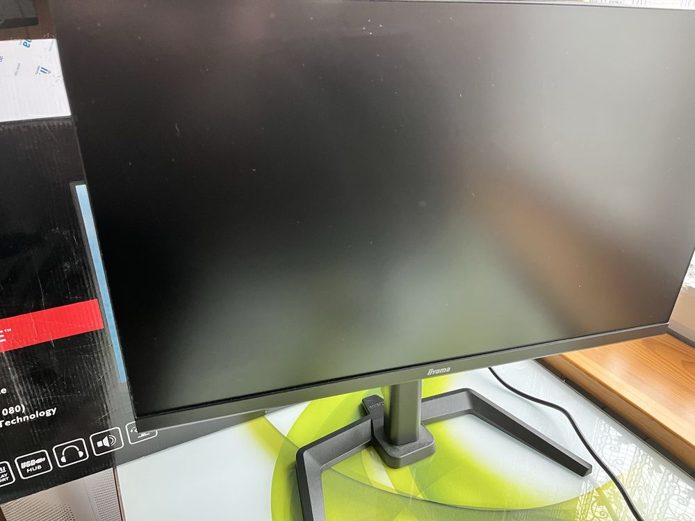 Komputer stacjonarny z monitorem i5 32 GB RAM SSD 1 TB Win11
