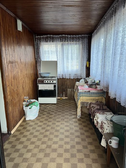 Будинок з великим подвірʼям та городом с. Ольшаниця