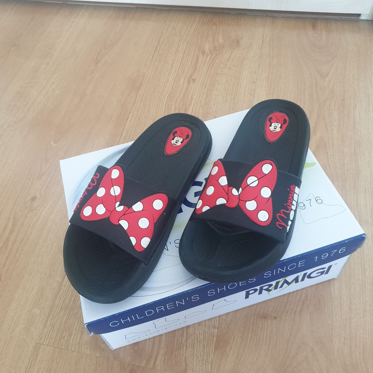 Klapki Minnie Mouse rozmiar 33