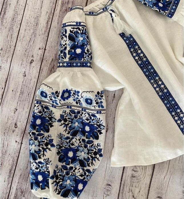 Жіноча вишиванка "Квіткова"