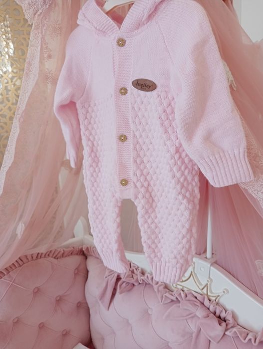 Вязаный комбинезон на девочку новый