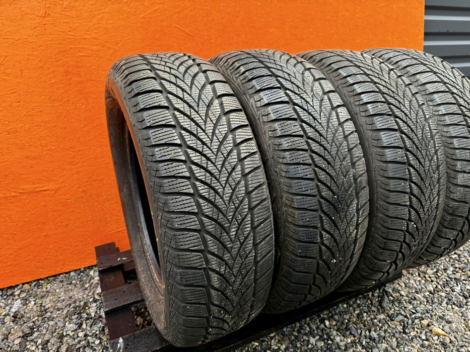 Шини резина R16 215.65 гудиер комплект