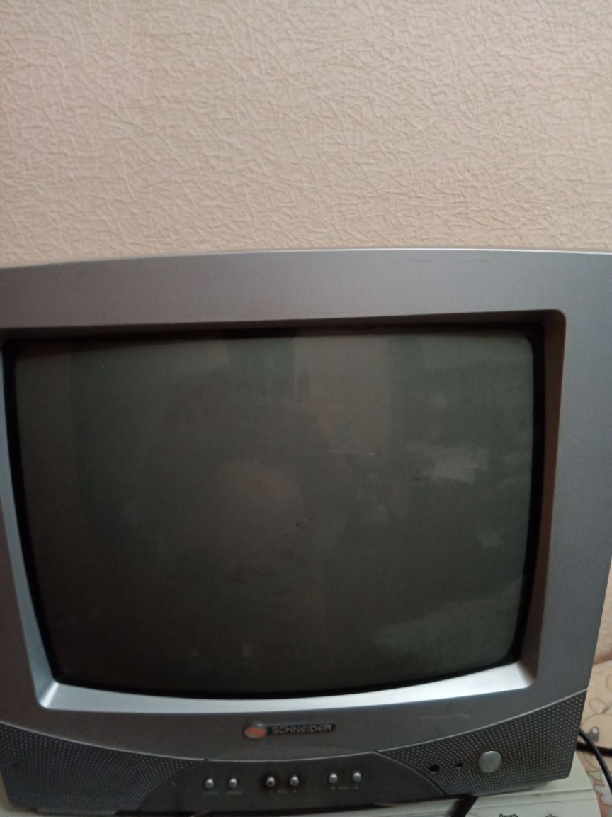 Продам небольшой телевизор Шнайдер 14 диагональю.