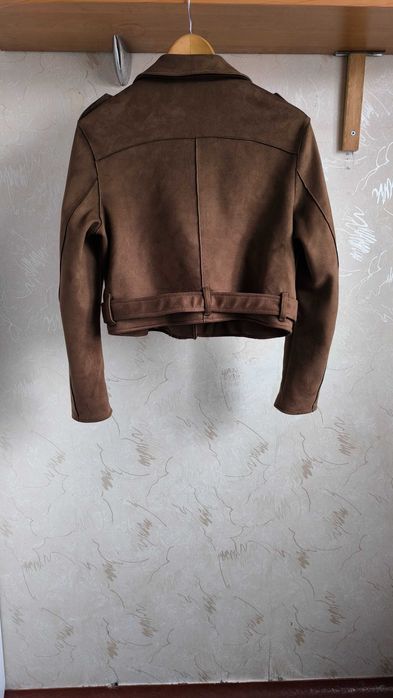 вкорочена косуха Bershka