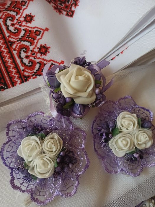 Набір бутонєрок і букета