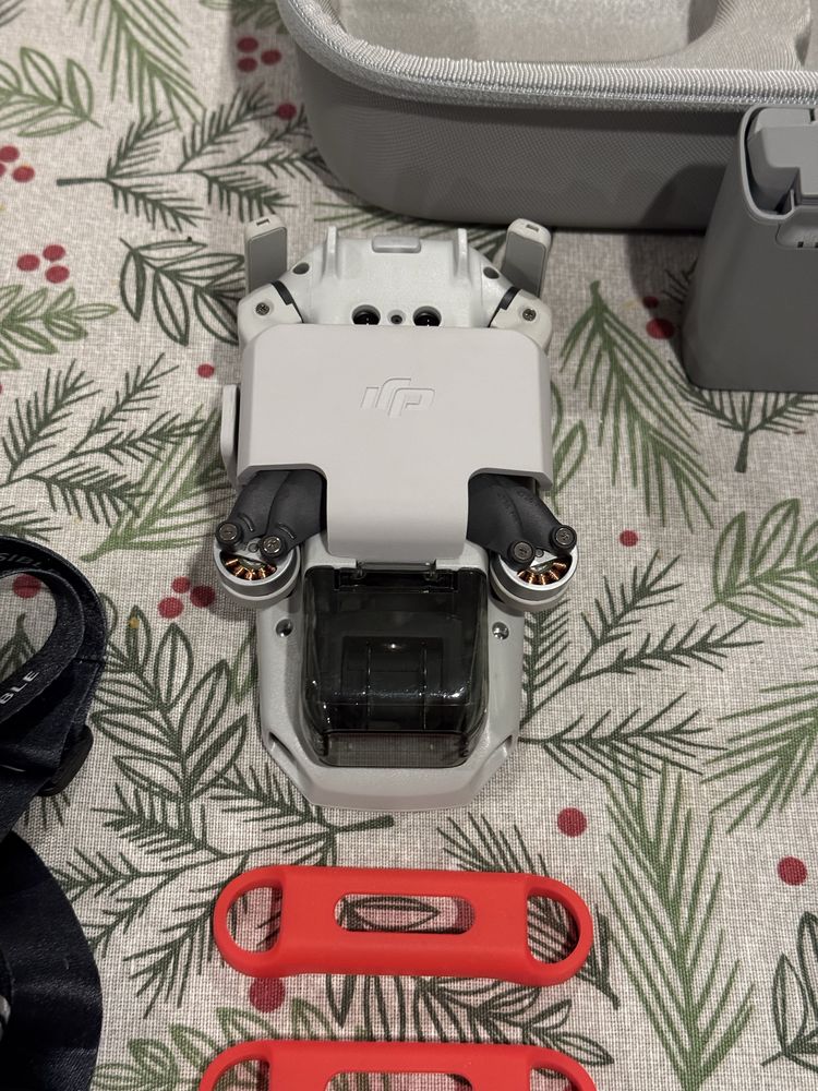 DJI Mini 2 SE Fly More Combo