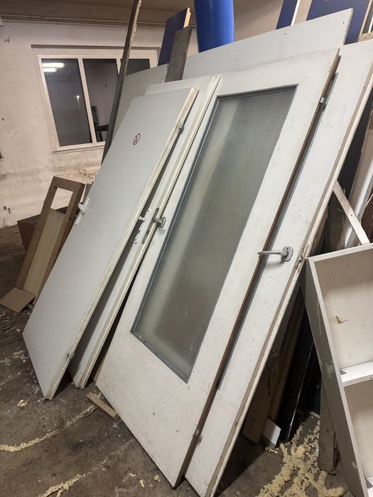 Oddam drzwi , plyty za darmo . Jarocin