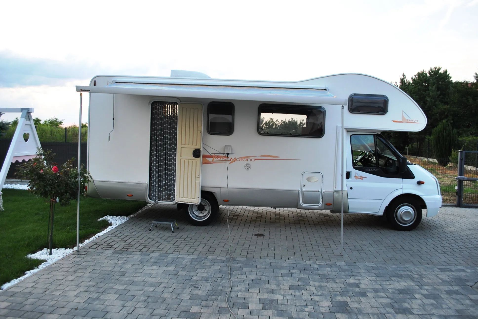 Ford TRANSIT Kamper RIMOR KataMarano 6  /Klimatyzacjax2/Solar/LED/6osobowy/Bezwypadkowy/Kat.B/Tempomat/Alkowa/