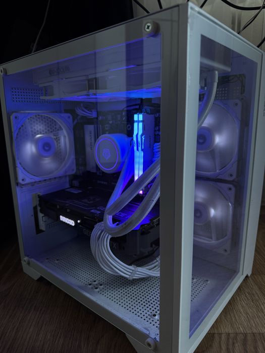 RTX 3070 / R7 7700 / RAM 32