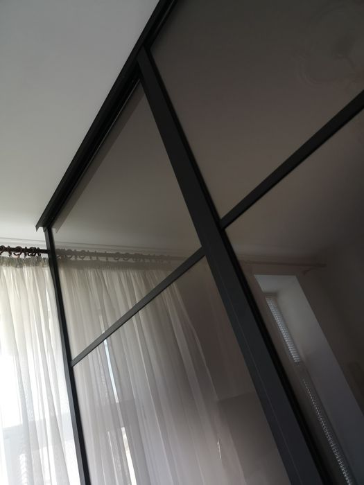 Кімнатна переборка або фасад шафи