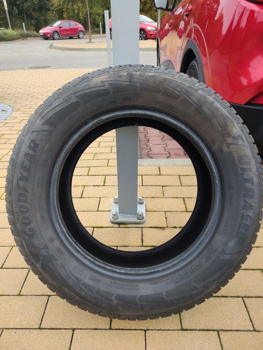 Opony zimowe Goodyear ultragrip 215/65 R16