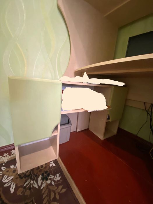 Дитяче ліжко-горище зі столом, поличкою, шафою та матрацом