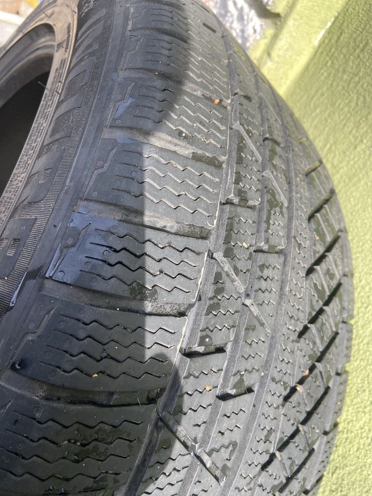 Резина зима 285/45 r19