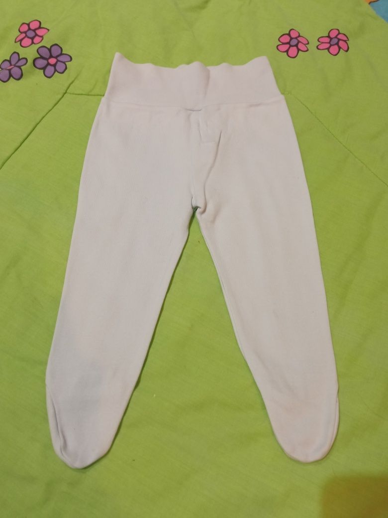 Roupa bebé 9-12 meses - calças algodão com pés novas