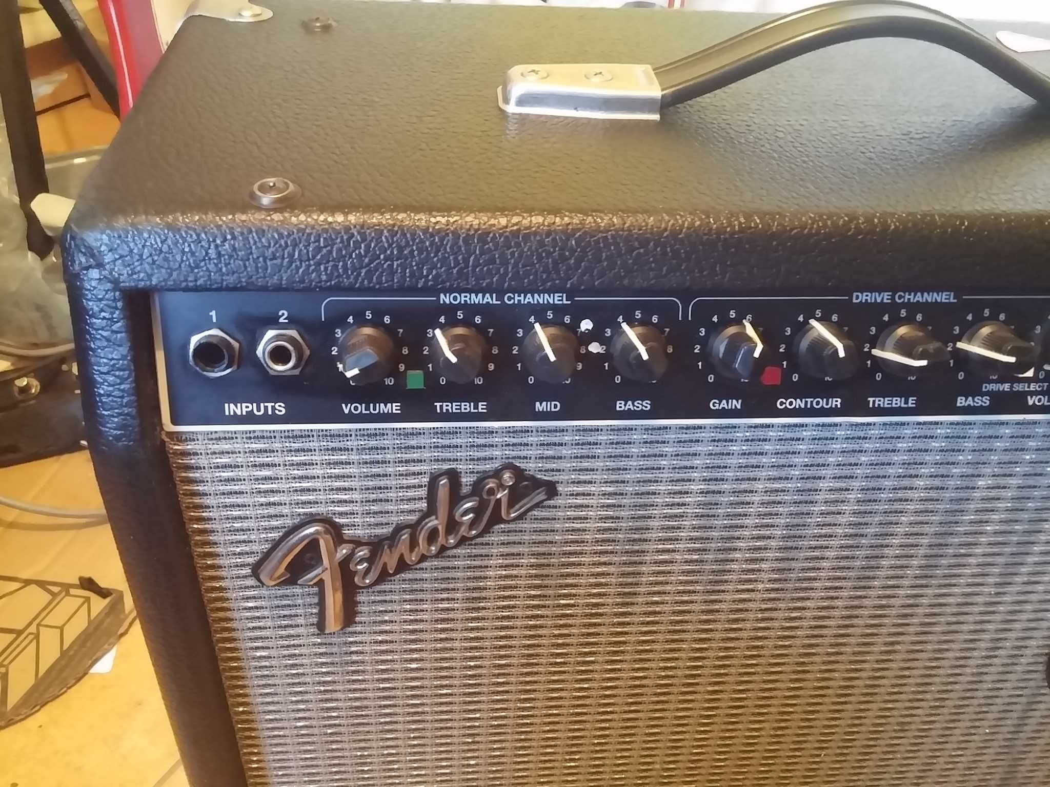 Fender Deluxe 112 Plus USA footswitch Wysyłka