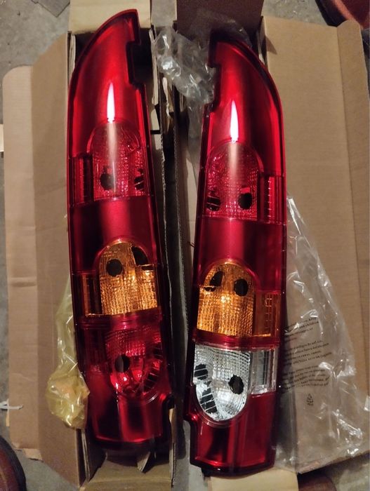 Задні фари на Рено Кенго