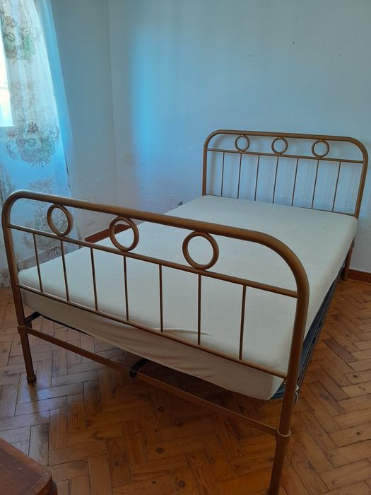 Cama ferro antiga