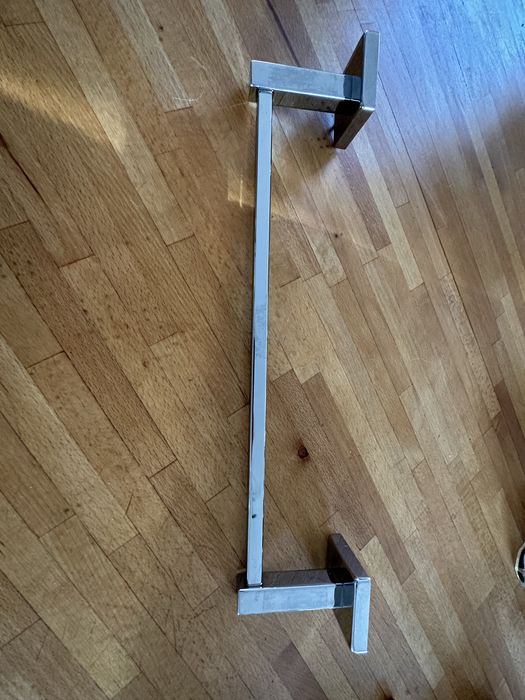 Wieszak na ręczniki efekt  chromu 40 cm
