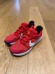 Buty sportowe Nike 34 - jak nowe!