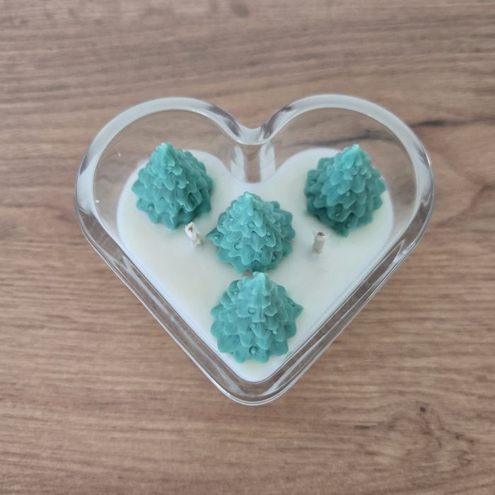 Świeca sojowa serce o zapachu świerku