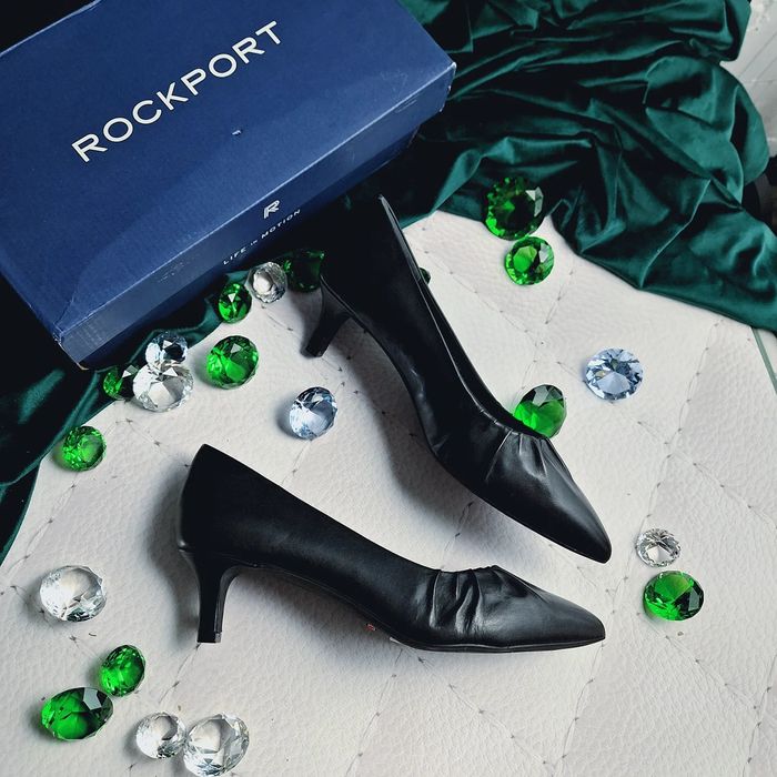 Жіночі туфлі човники шкіряні на шпильці великого розміру устілка 28см