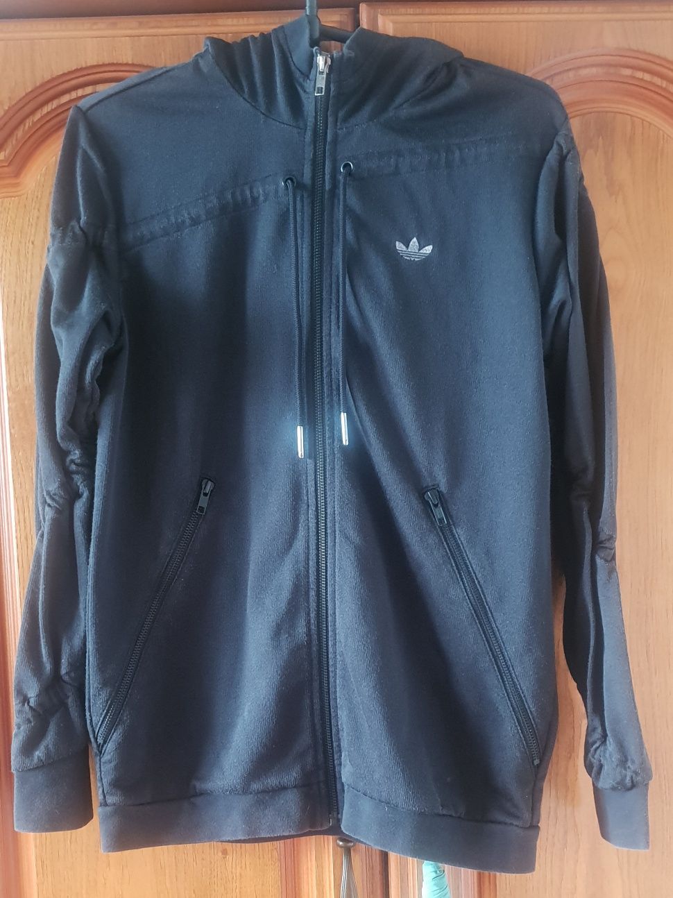 Grafitowa damska bluza adidas