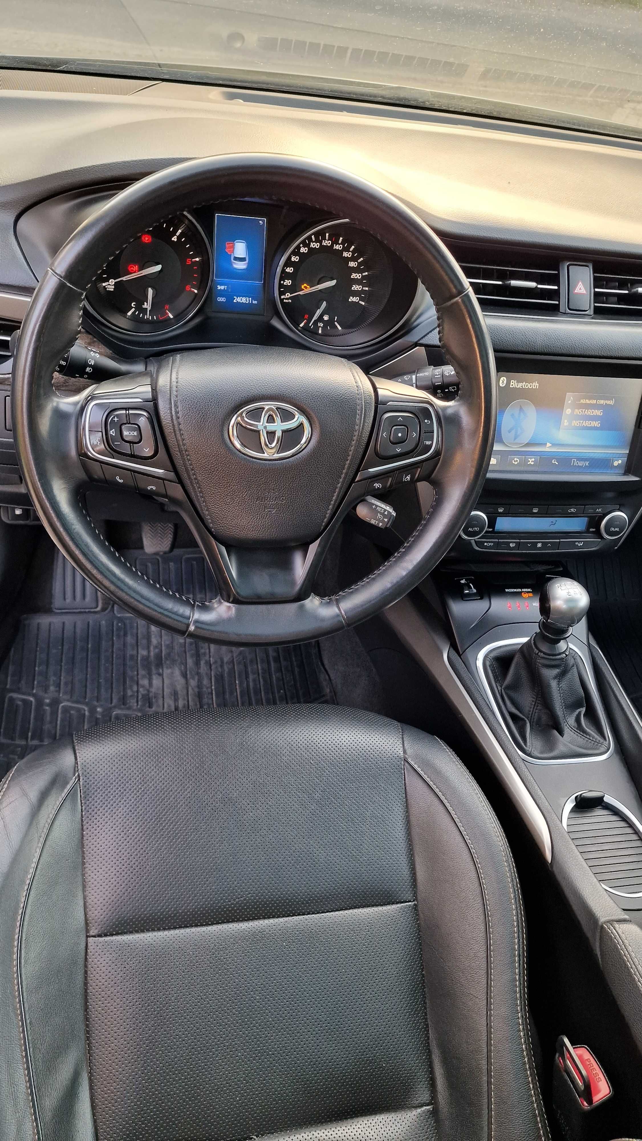 Toyota Avensis 2015 2л Дизель Идеал 12950$