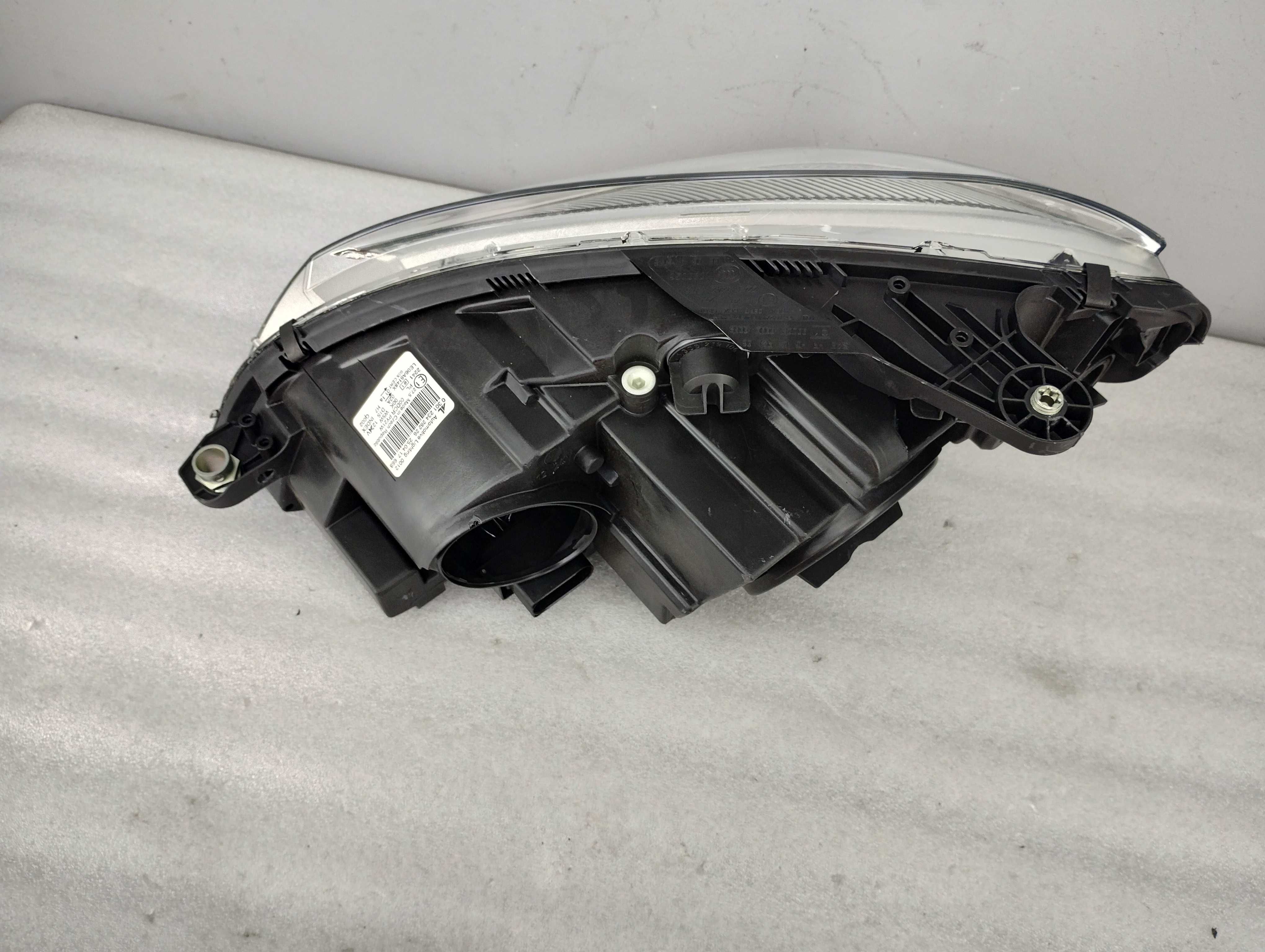 Lampa Reflektor Prawy Mercedes C-Klasa W204 XENON EU! NOWA!