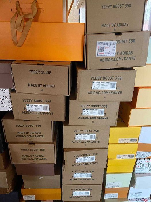 Брендовая упаковка Yeezy коробки LV пакеты Off White